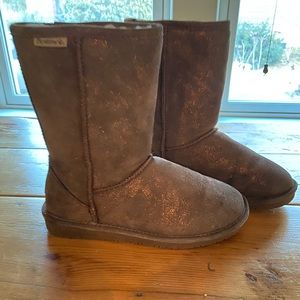 Bearpaw boot. Size 7